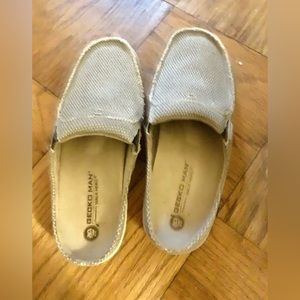 Gecko Man shoes NEW